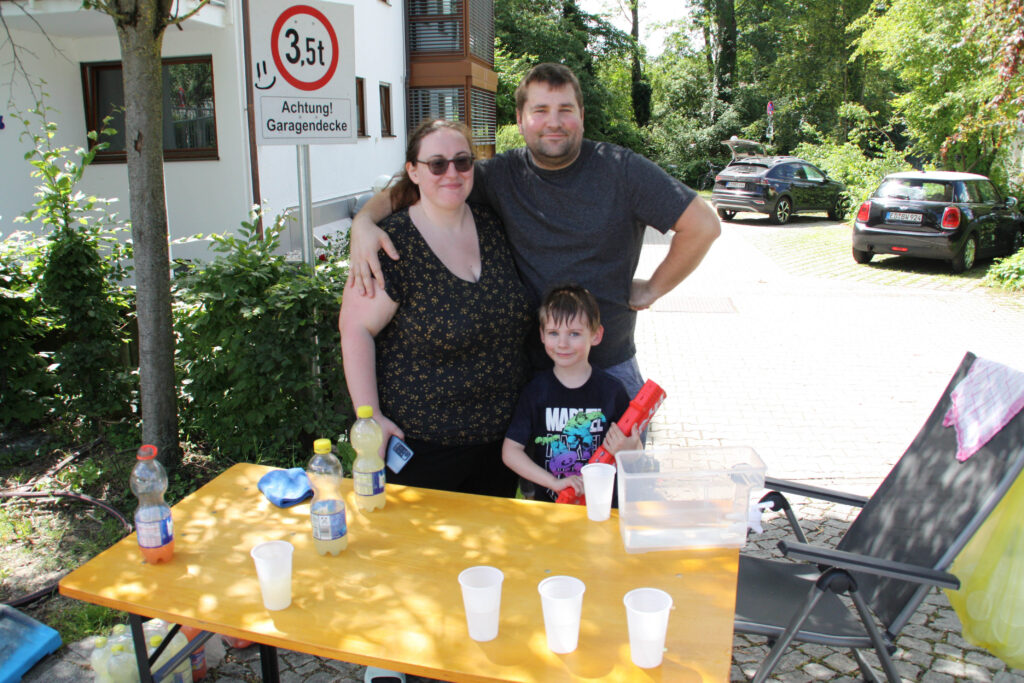 Dieses Bild hat ein leeres Alt-Attribut. Der Dateiname ist 2024_stadttriathlon_erding_familie_ellmaier-1024x683.jpg