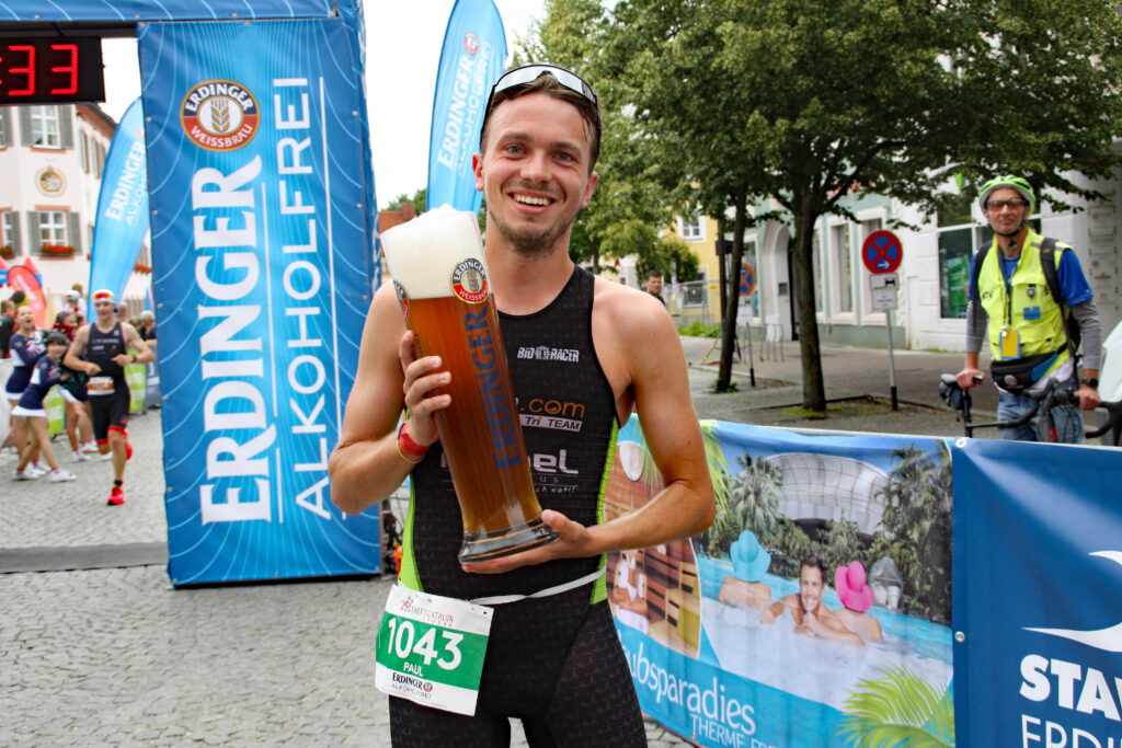 Dieses Bild hat ein leeres Alt-Attribut. Der Dateiname ist 2024_stadttriathlon_erding_sieger_volksdistanz-1024x683.jpg