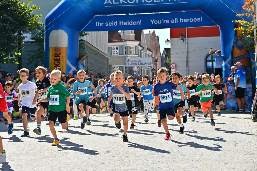 Start der Kleinsten beim Sparkassen-Kinderlauf über die 800 Meter