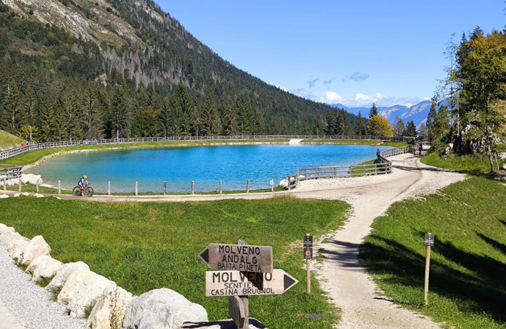 Der blaue Wendepunkt auf 1300 Hm, eigentlich zu schade, um nur daran vorbeizufahren